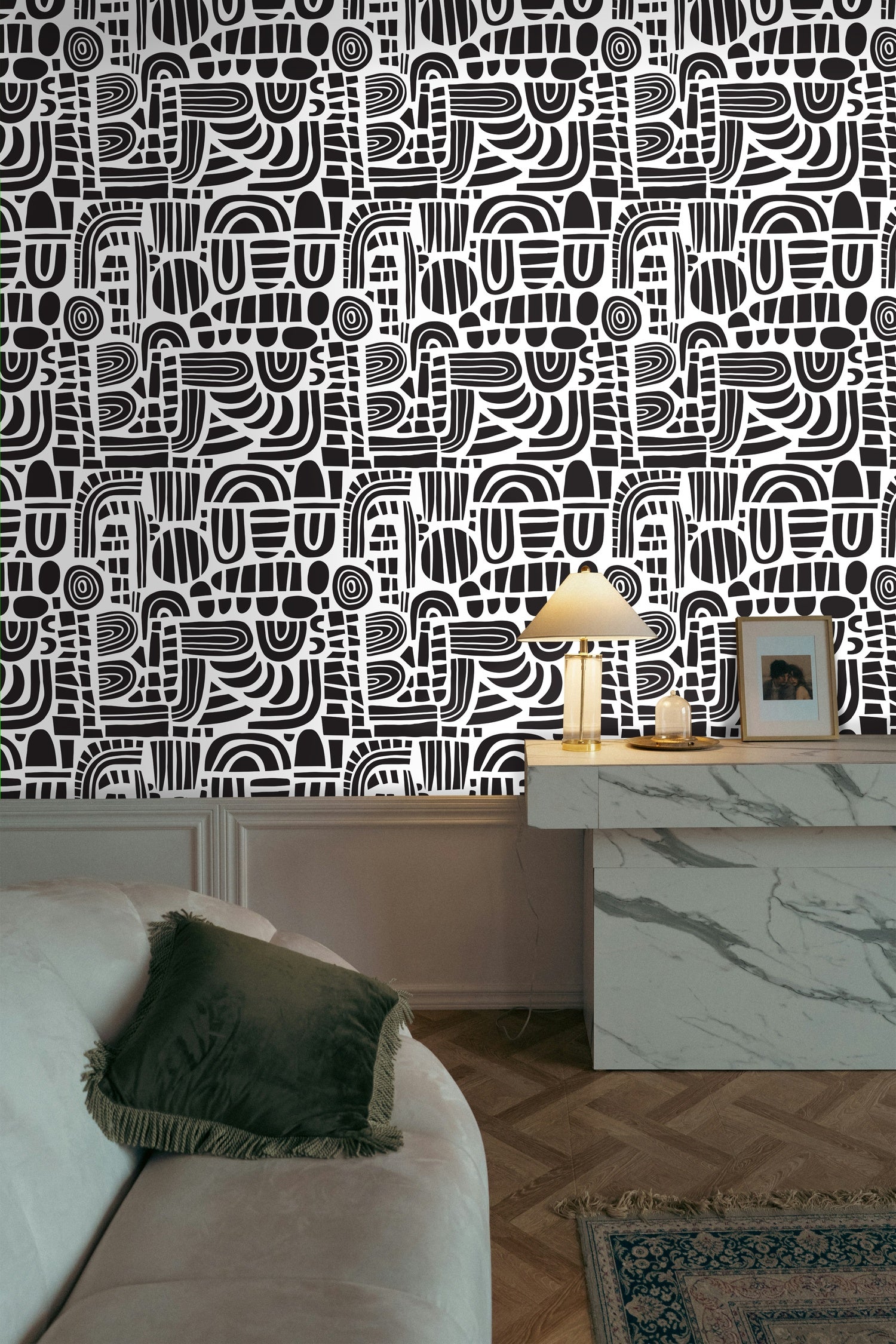 Modern Black and White Geometric Wallpaper